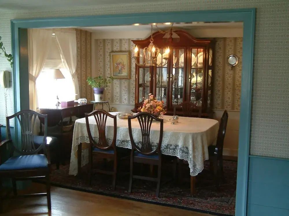 Truman Gillet House B & B