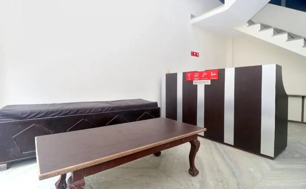 OYO 19355 Blessing Guest House