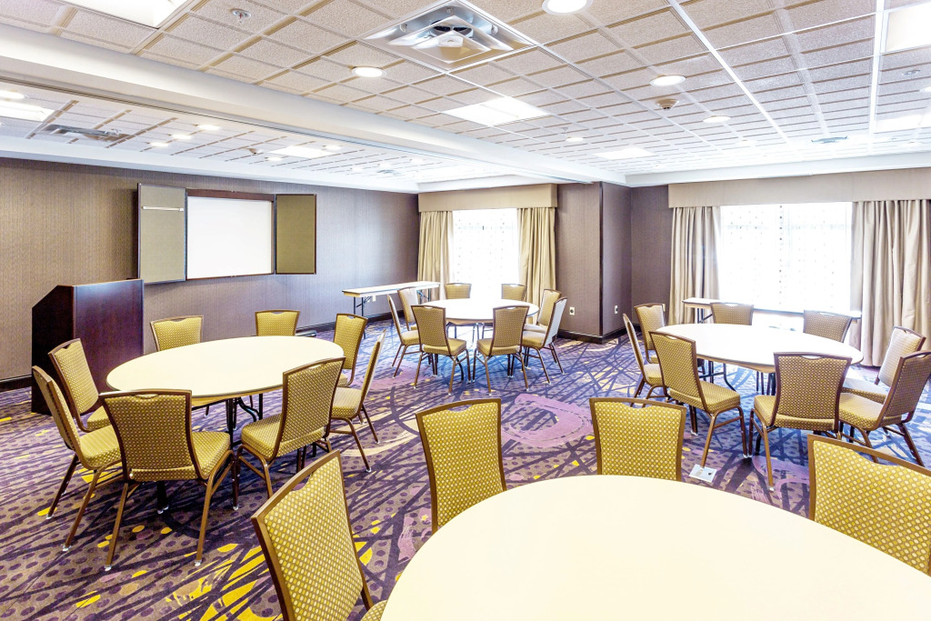 Holiday Inn Express Hotel & Suites Billings by IHG