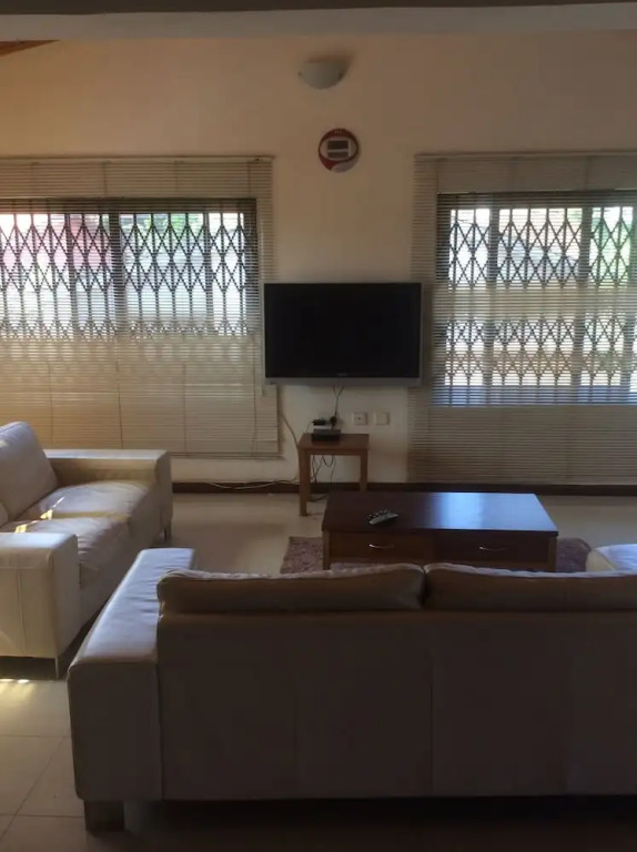 Room in Guest Room - Ghouse Room C Ideal For Friends Family And Corporate