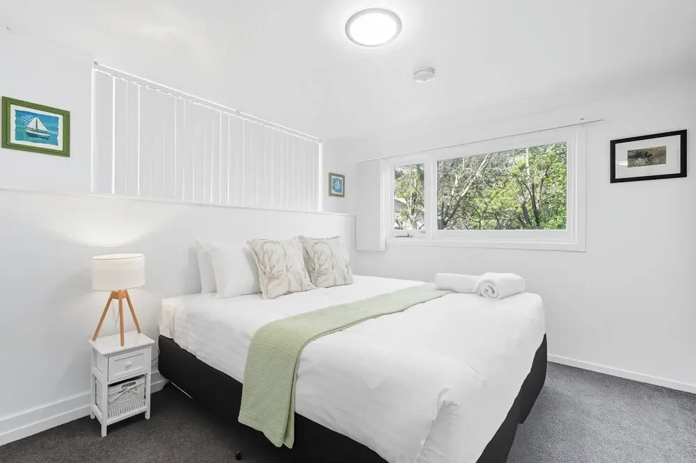 Charming Maning Ave - 2 Bedroom Unit