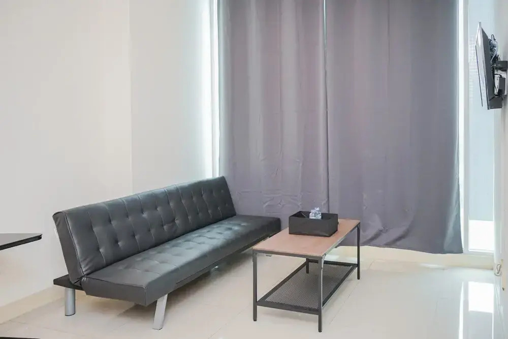Spacious and Cozy 1Br at Tree Park Apartment