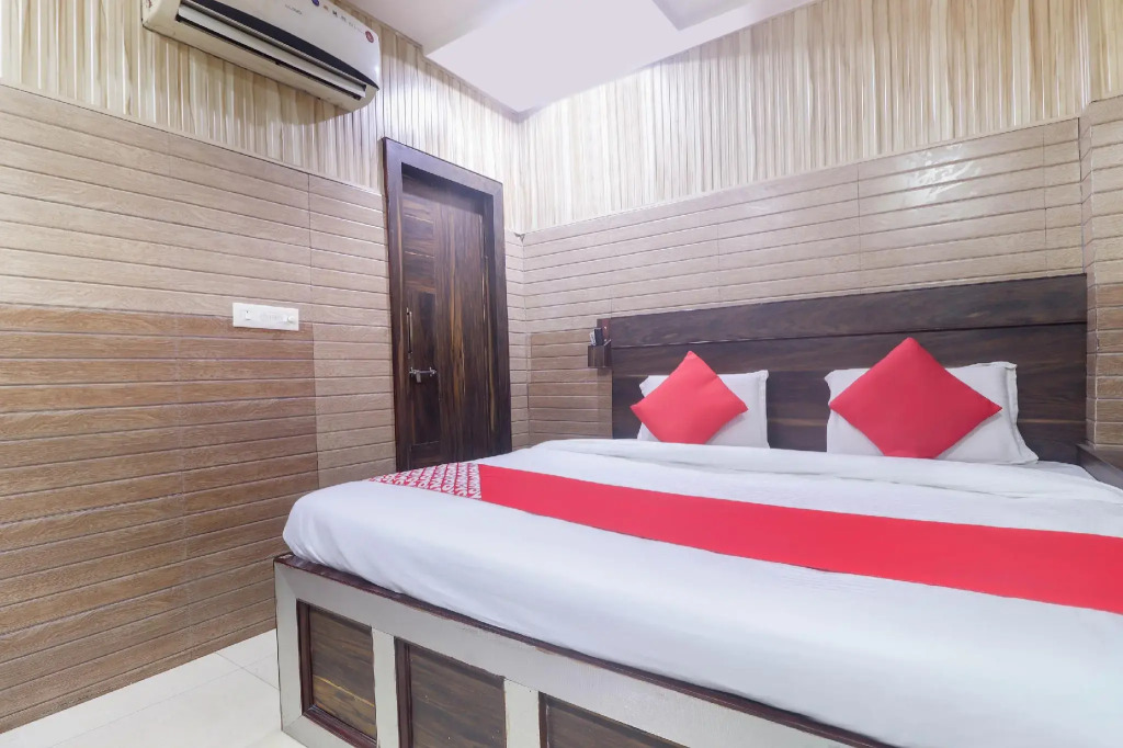 OYO 67212 Jain Hotels & Isbt Agra