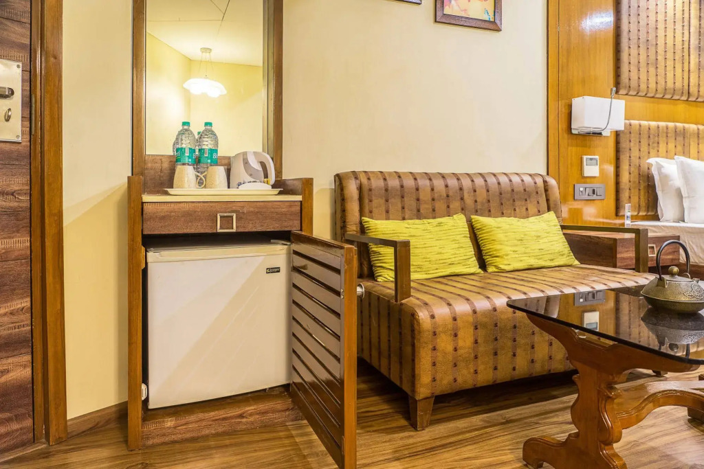 Super Inn Armoise Hotel - Navrangpura, Ahmedabad