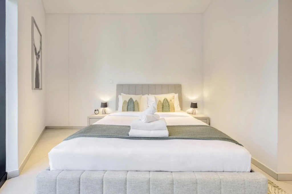 Smart and Contemporary Apt With Burj Khalifa View