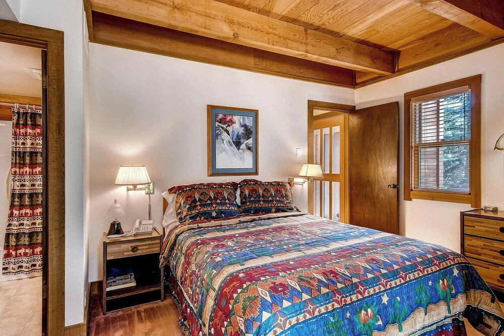 Inviting Ski Getaway < 1 Mile to Northstar Resort!