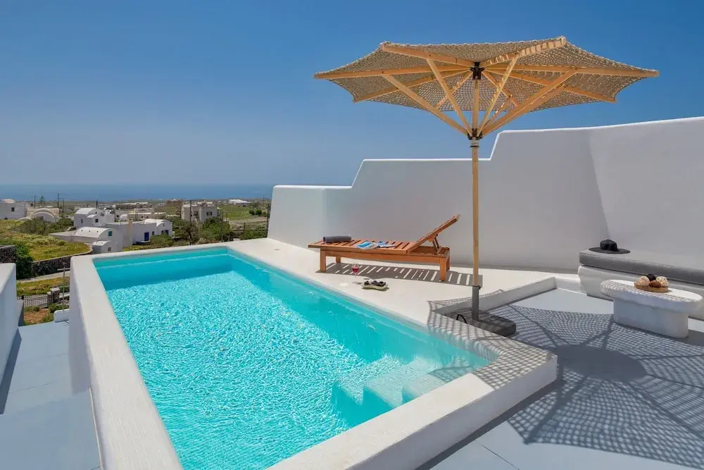 Megalochori 1-bed Villa, Sleeps 3, Pool & Parking
