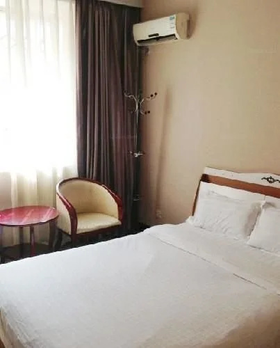 Yuanhongyuan Business Hotel(成都缘鸿源商务宾馆)