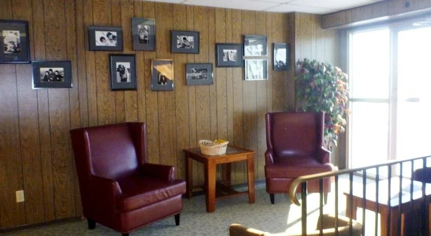 Snowshoe Inn