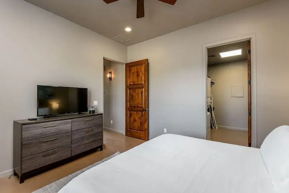Lone Mountain Casita 1 Bedroom Home by RedAwning