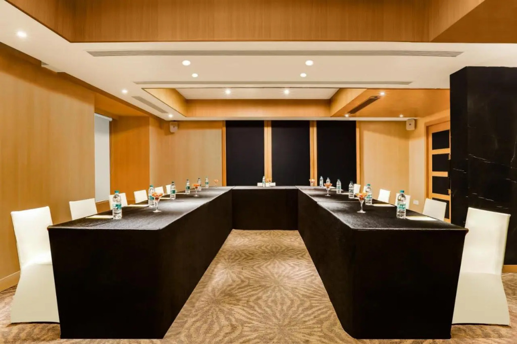Lemon Tree Hotel Viman Nagar Pune