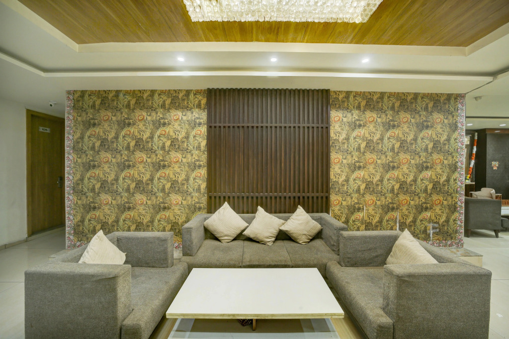 Super Collection O Bairagarh Railway Station Formerly Hotel OM Palace