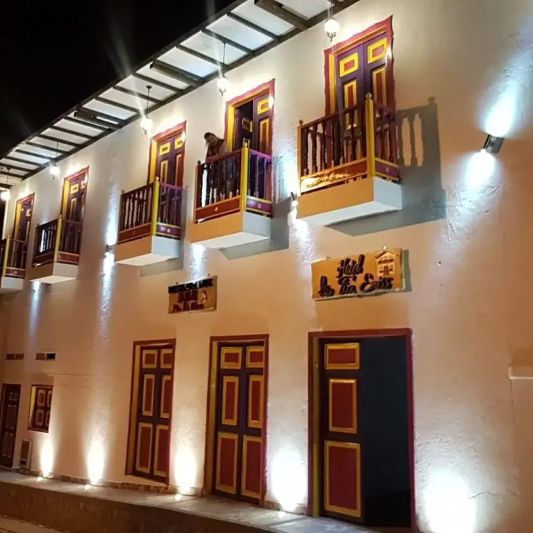 La Tia Emiss