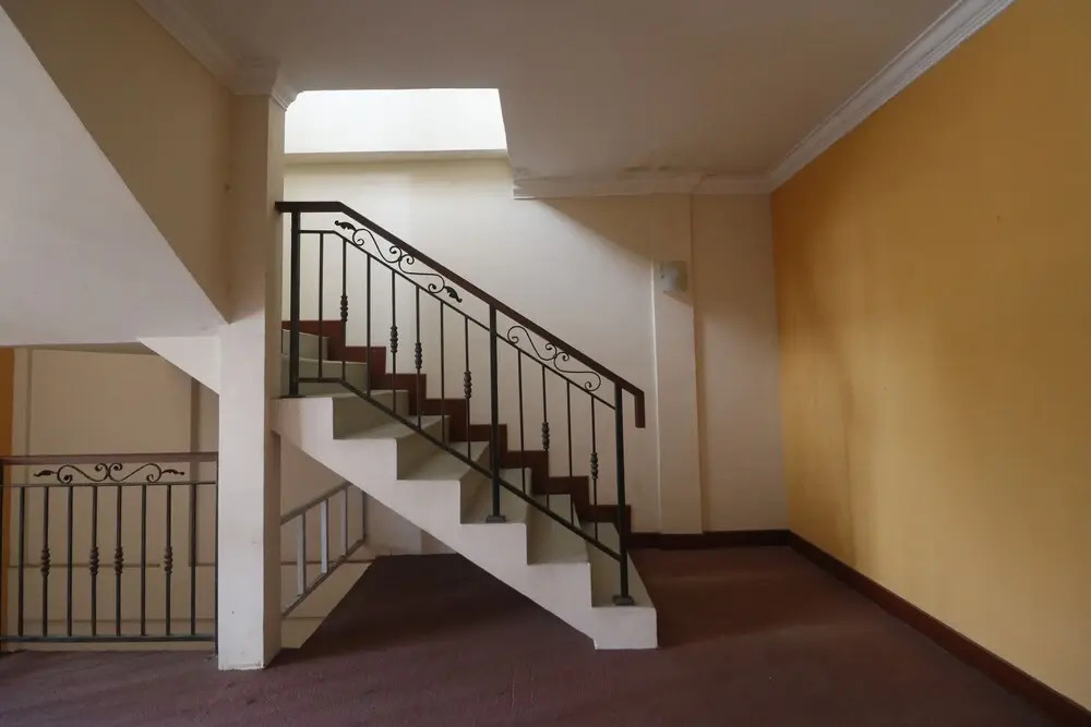 RedDoorz Plus near Gold Coast Ferry Terminal Batam