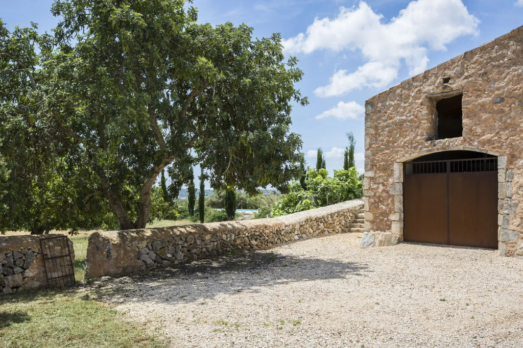 Residence by G Villa Calicant