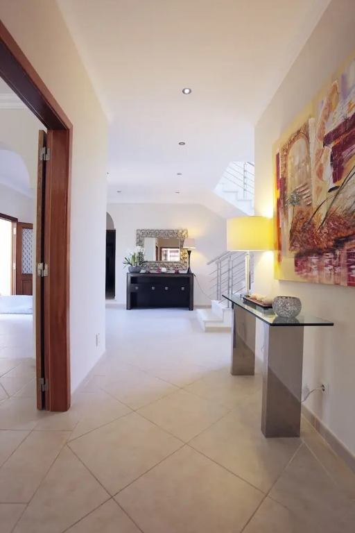 Outstanding Villa Very Well Located Near The Beach