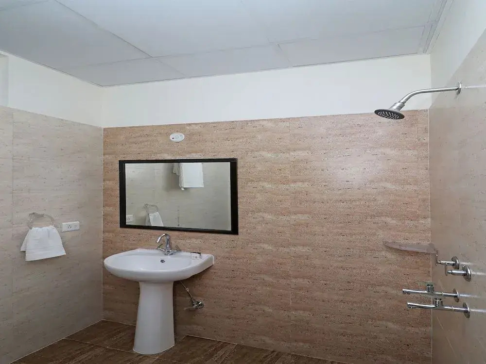 OYO 12472 Hotel Olive