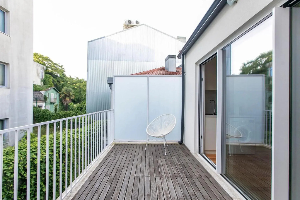 LovelyStay - Cozy 1BR in Santa Catarina w/ Balcony