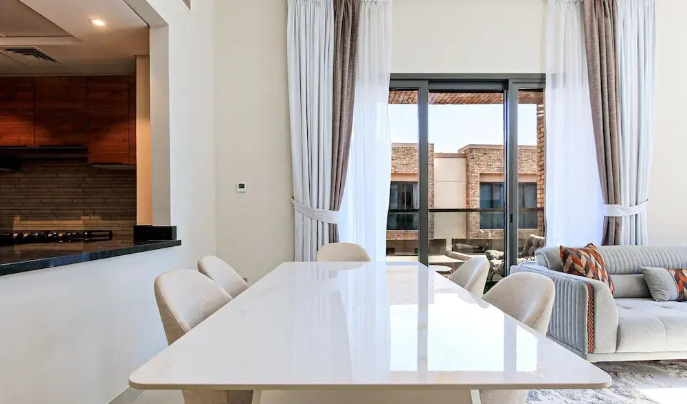 Bright Spacious 2BR with Maids
