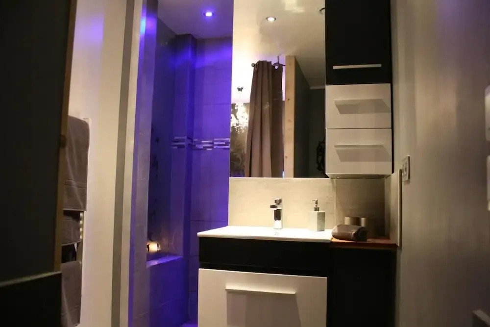 Appartement tout confort avec balnéo et lit king size