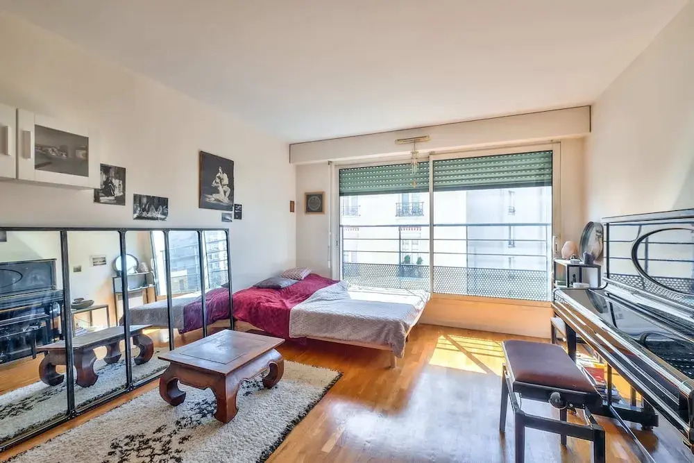 Nice 2 Room Apartment in Paris