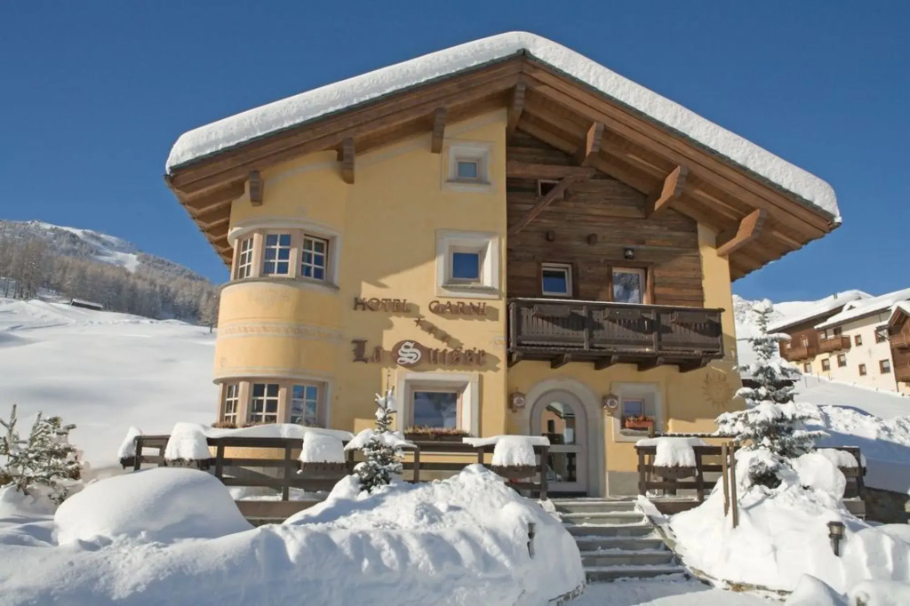 Hotel "La Suisse"
