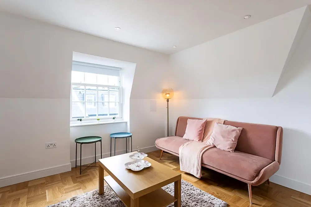 Modern and Stylish Apartment in West Kensington