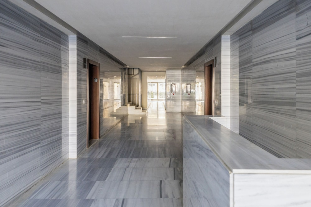 ALSAWAH 2BR Garden - Lake View Residence