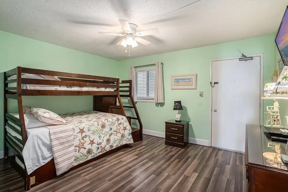 0112 Waters Edge Resort 3 Bedroom Condo by RedAwning
