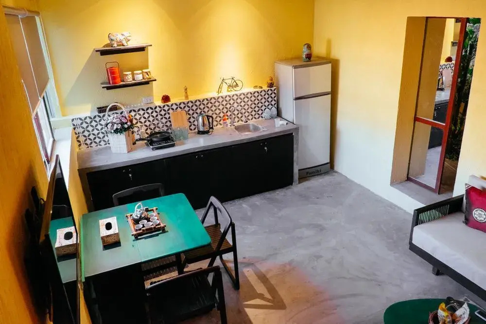 1968 Homes Cozy Vintage City Centre Home
