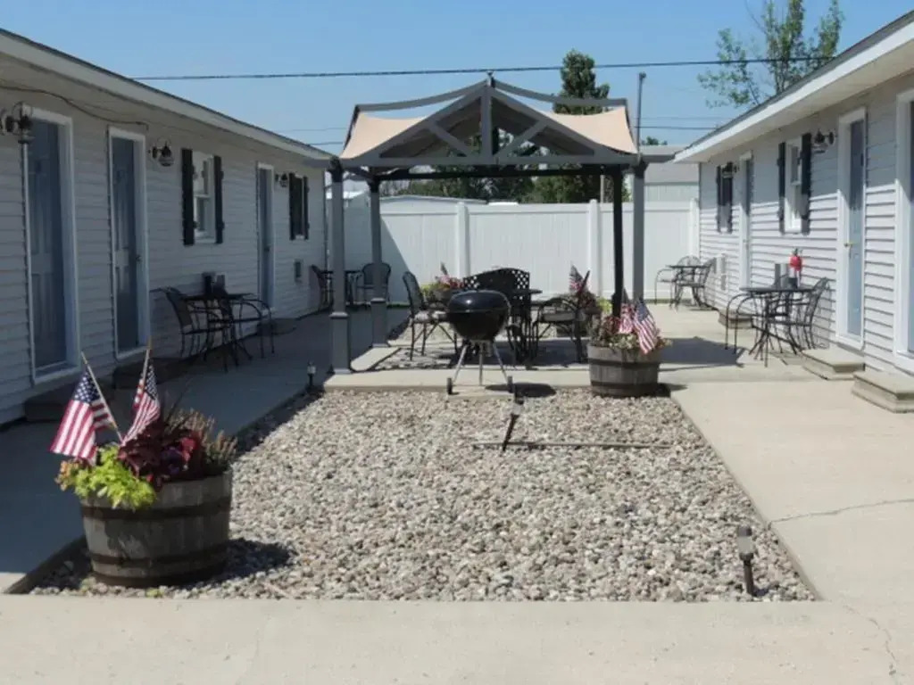 White Caps Motel and RV Park