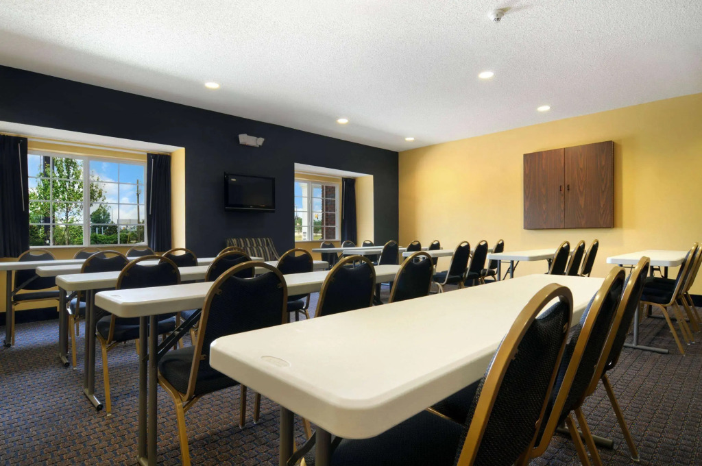 Microtel Inn & Suites by Wyndham Columbus Near Fort Benning