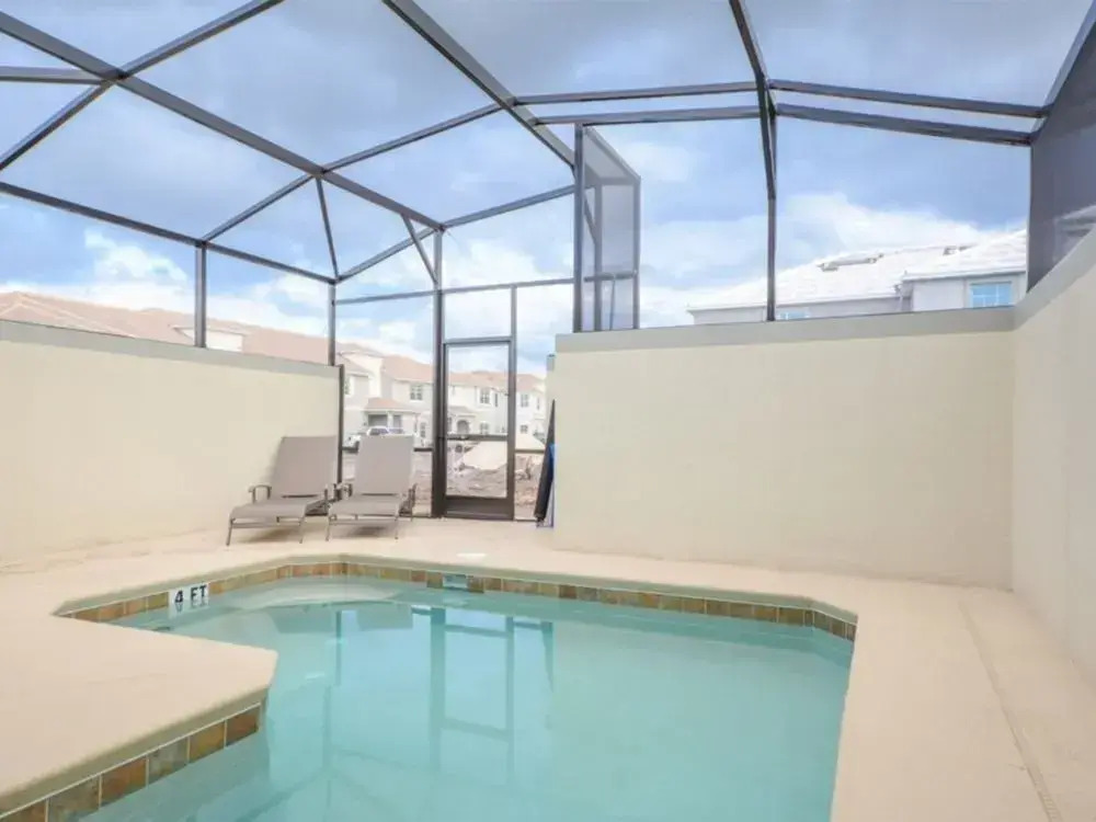 5 Bedroom Townhouse at Storey Lake 66543 by RedAwning