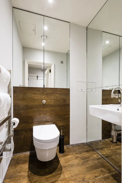 The Berkeley Square Suite