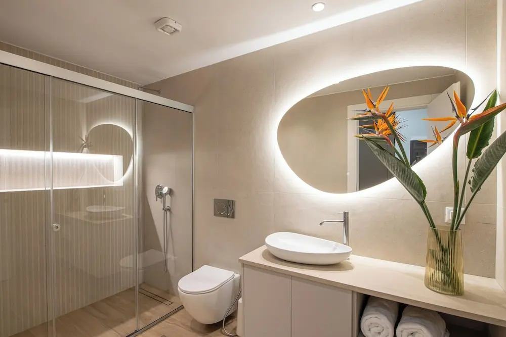 Arvacay Luxury Home