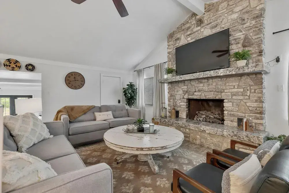 Gorgeous Home Near Wineries w/ Hot Tub & Fire Pit