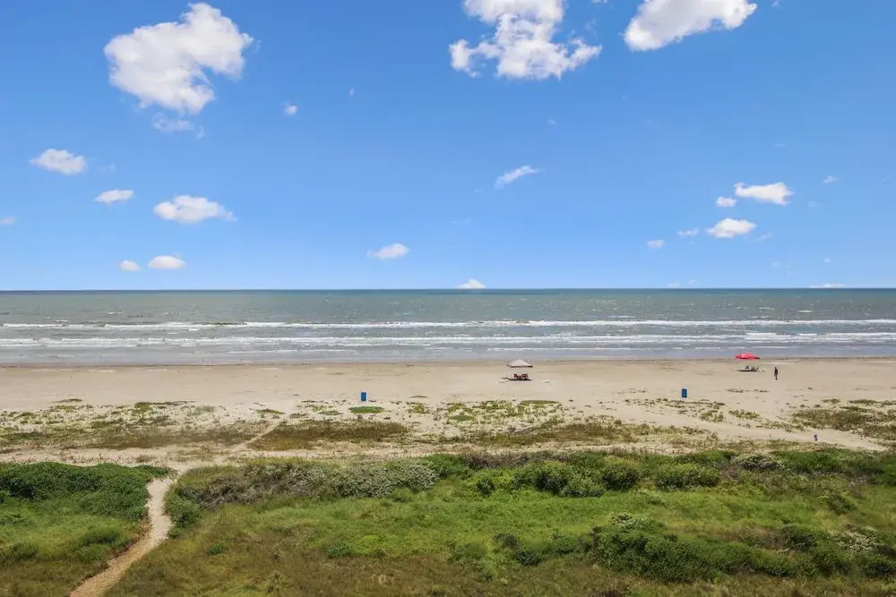 Beachfront Melody 4 Bedroom Home