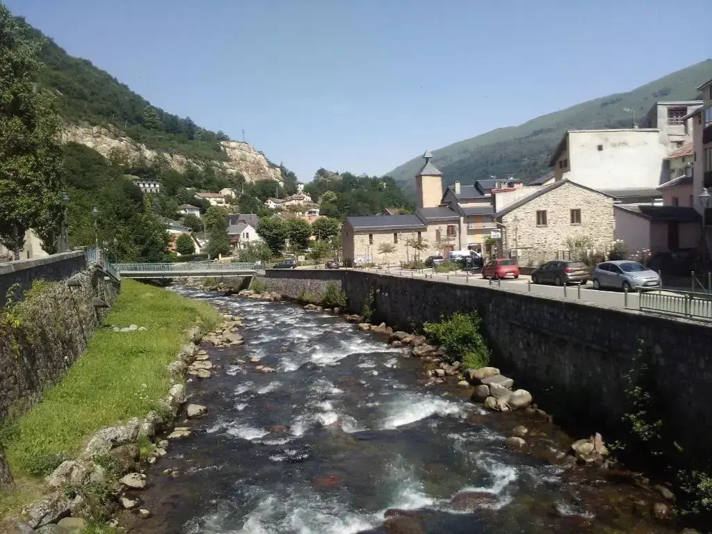 Ax Sweet Mountain - 3ch et 2 sdb - jardin centre village