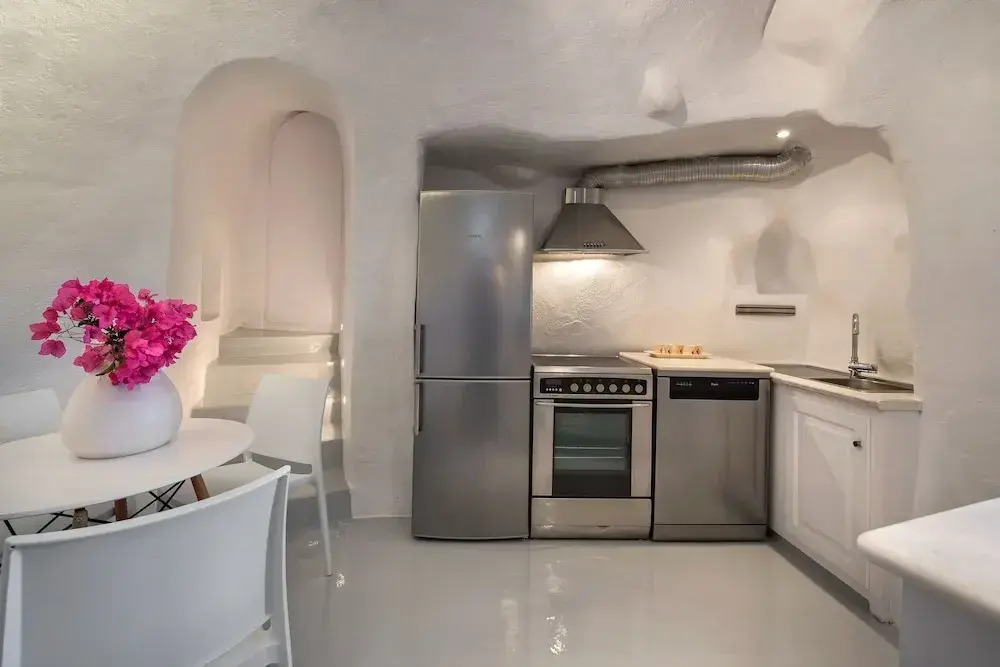 Cosmoia Cave House