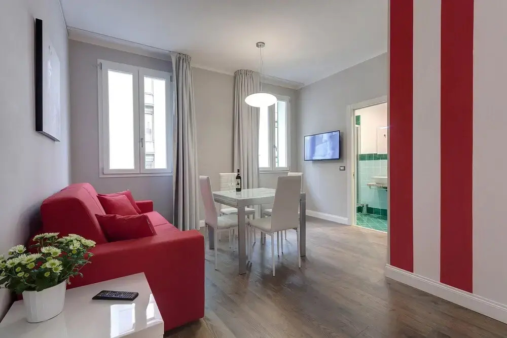 Elegant Suite Located Near Central Station of Florence