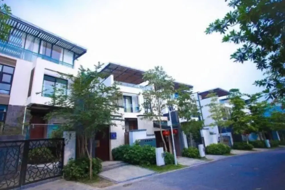 Moon River Yard Villa