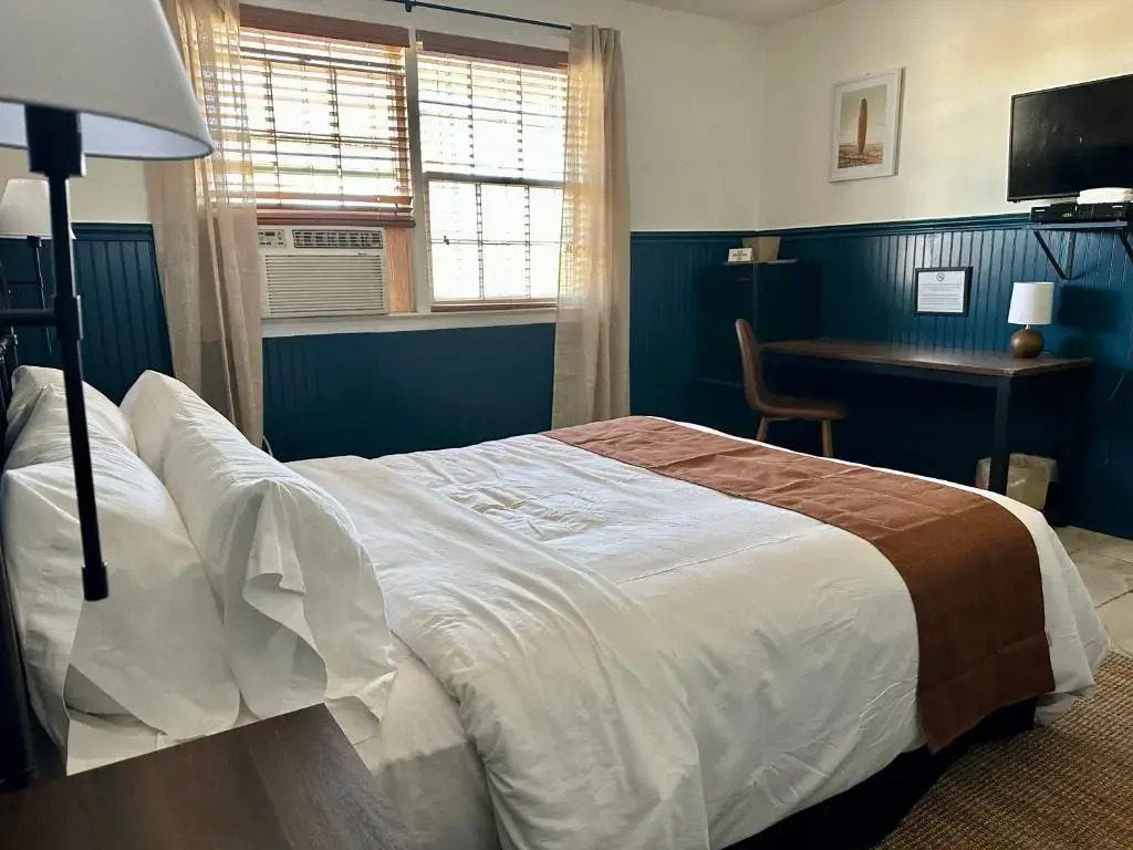 Budget Host East End Riverhead