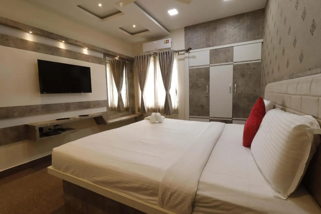 SR BOUTIQUEE STAY