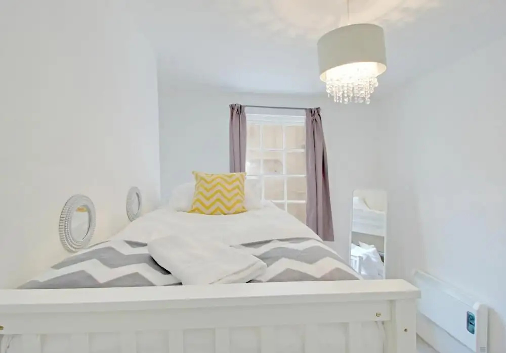 Beside the Seaside Apartment - Sleeps 2 to 4 Guests - Fast Wifi