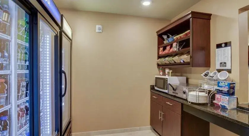 Cobblestone Inn & Suites - Altamont
