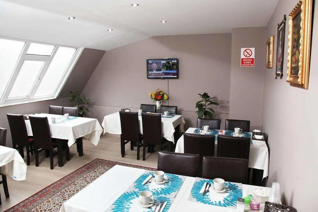 Tanin Hotel