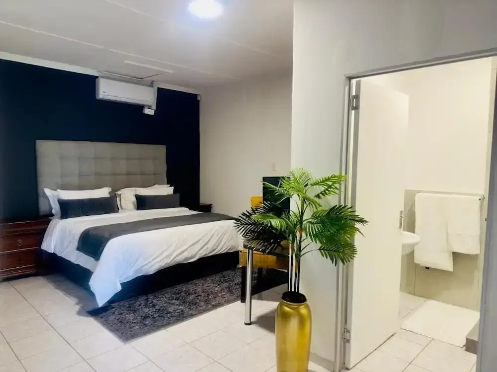 Room-busa House Self-catering Guest Hous