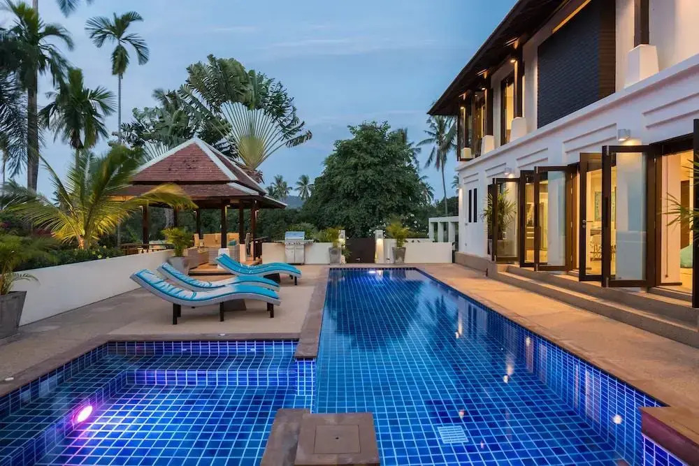 Villa Divina - Stunning Pool Villa 3 Mins Walk to Beach