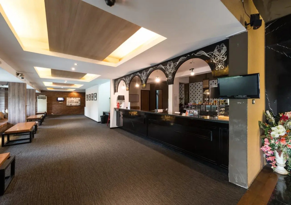 Q Hotel