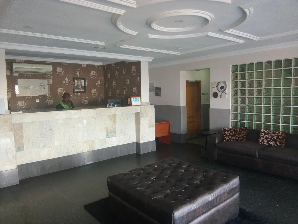 Neocourts Hotel